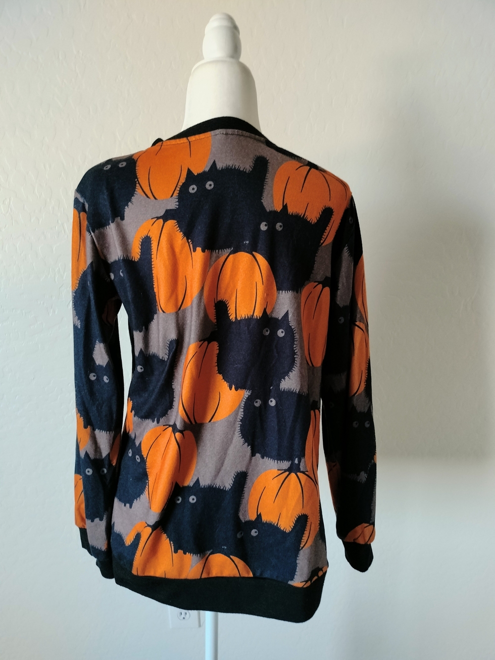 Halloween Cat & Pumpkin Crewneck Sweater - Black & Orange - Picture 4 of 6